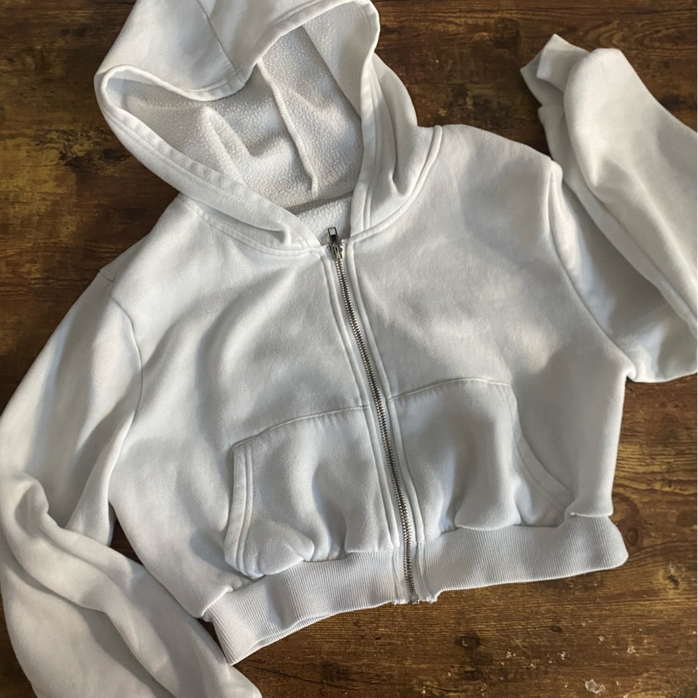 2 CROPPED ZIPPED HOODIES: size s